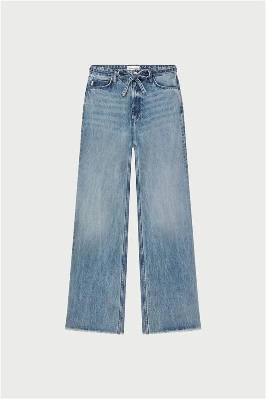 Zoe Boyfriend Jeans | Mid Blue - Image 3