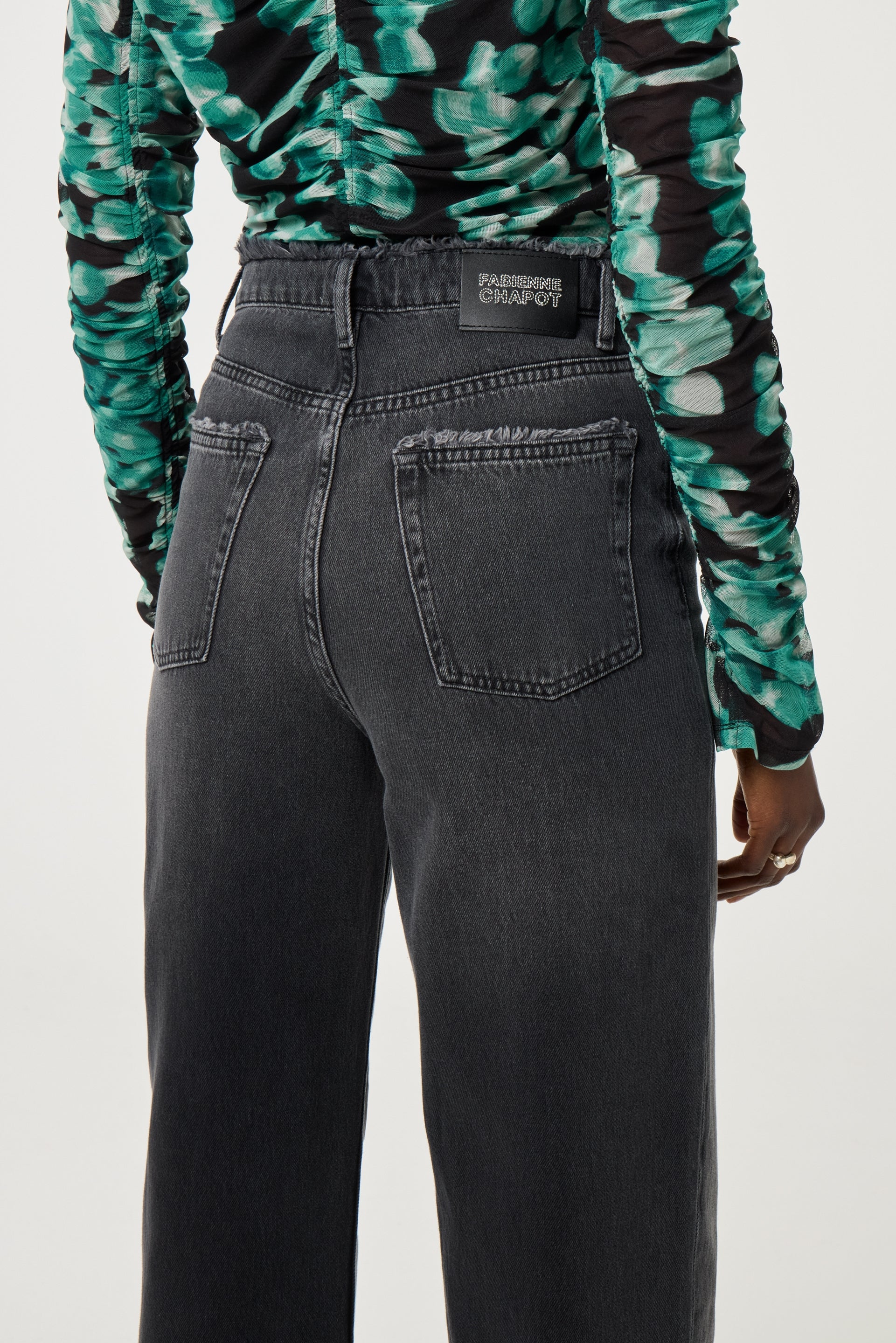 Zoe Boyfriend Jeans | Washed Black - Image 3
